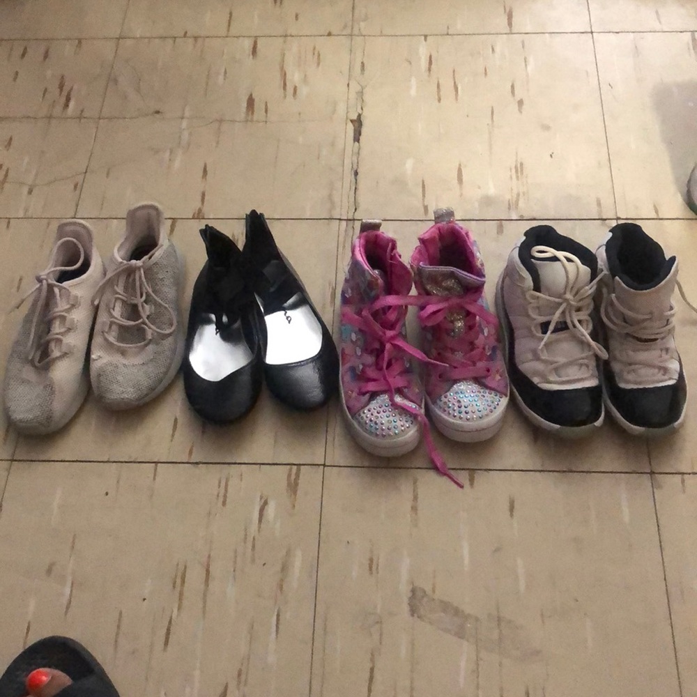 Shoes & sneakers
